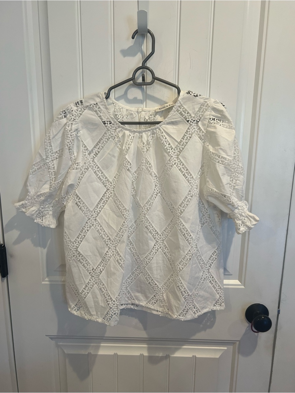Aaron and Amber, white crochet lace, diamond pattern, puff sleeve Boho blouse M
